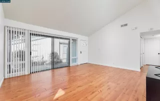 Photo #6: 41082736 Listing