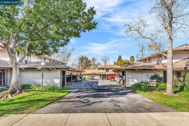 MLS: 41082758 Condo For Sale