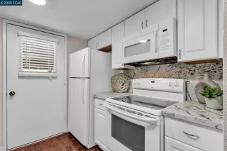 Photo #5: 41082758 Listing 