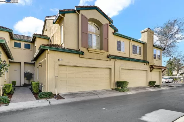 MLS: 41082779 Condo For Sale