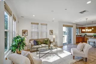 Photo #6: 41082848 Listing