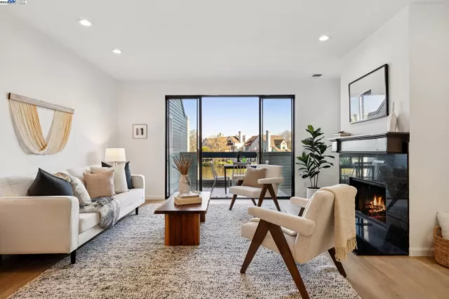 MLS: 41082872 Condo For Sale