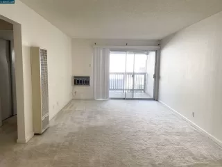 Photo #4: 41082957 Listing