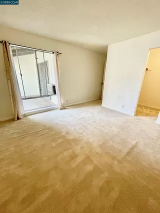 Photo #6: 41082957 Listing