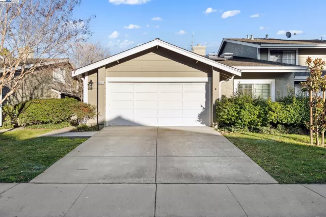 MLS: 41083087 Condo For Sale