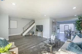 Photo #6: 41083141 Listing