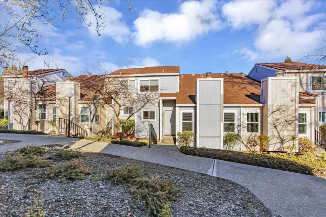 MLS: 41083185 Condo For Sale