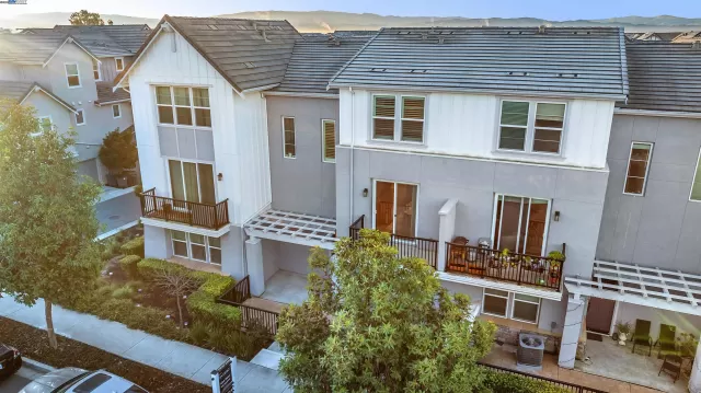 MLS: 41083307 Condo For Sale