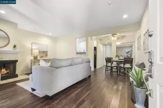 Photo #2: 41083328 Listing