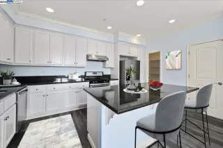 Photo #3: 41083353 Listing