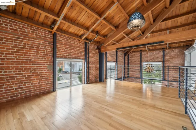 MLS: 41083524 Condo For Sale