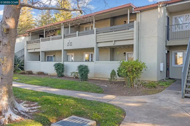 MLS: 41083590 Condo For Sale