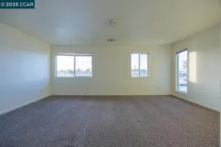 Photo #5: 41083663 Listing