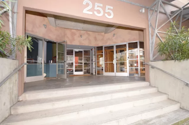 MLS: 41083771 Condo For Sale