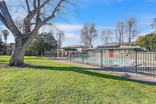 Photo #6: 41083803 Listing