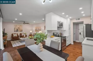 Photo #4: 41083926 Listing