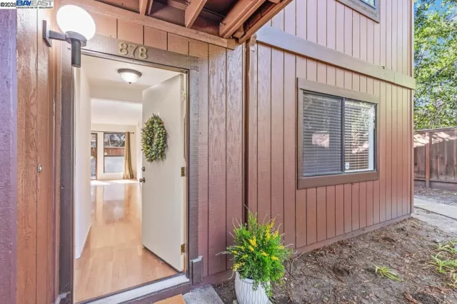 MLS: 41084052 Condo For Sale