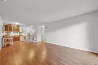 Photo #2: 41084350 Listing