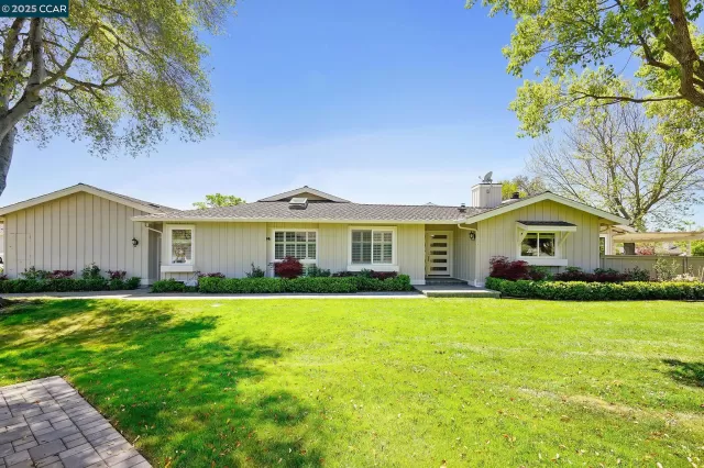 MLS: 41084373 Condo For Sale