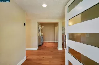 Photo #5: 41084373 Listing