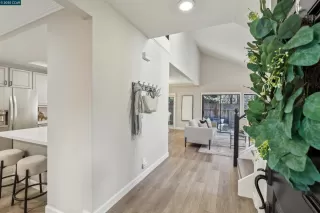 Photo #4: 41084391 Listing