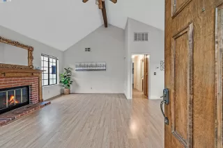 Photo #2: 41084676 Listing 