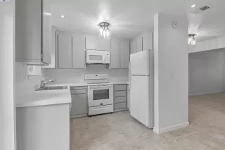 Photo #6: 41084783 Listing