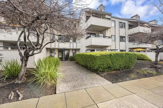 MLS: 41084786 Condo For Sale