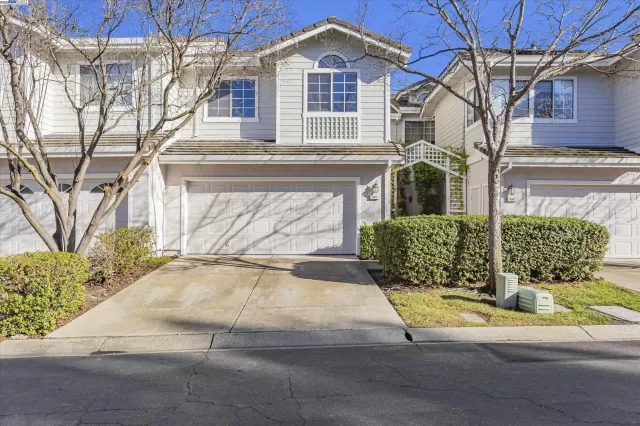 MLS: 41084792 Condo For Sale