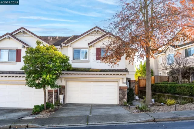 MLS: 41084806 Condo For Sale