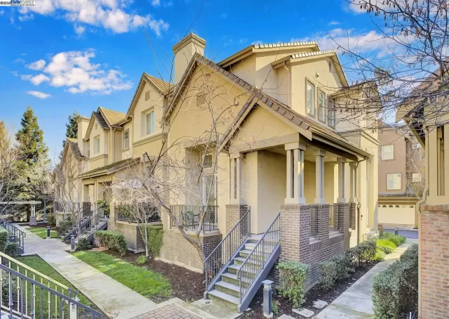 MLS: 41085033 Condo For Sale