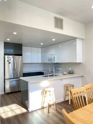 Photo #6: 41085105 Listing