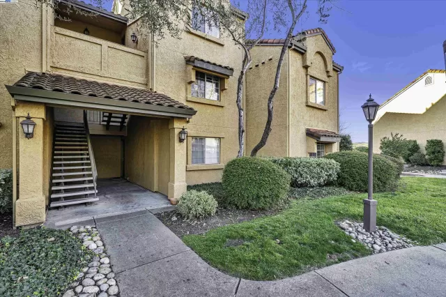 MLS: 41085164 Condo For Sale