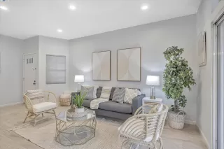 Photo #2: 41085204 Listing