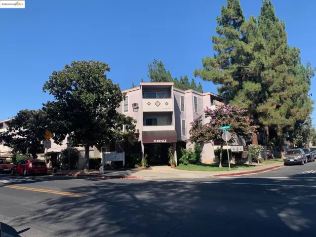 MLS: 41085318 Condo For Sale