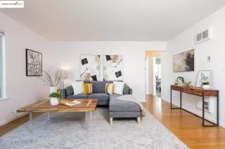 Photo #5: 41085429 Listing