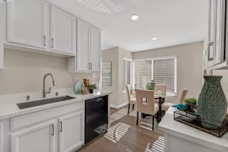 Photo #6: 41085487 Listing