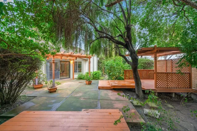 MLS: 41085680 Condo For Sale