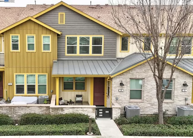 MLS: 41085813 Condo For Sale