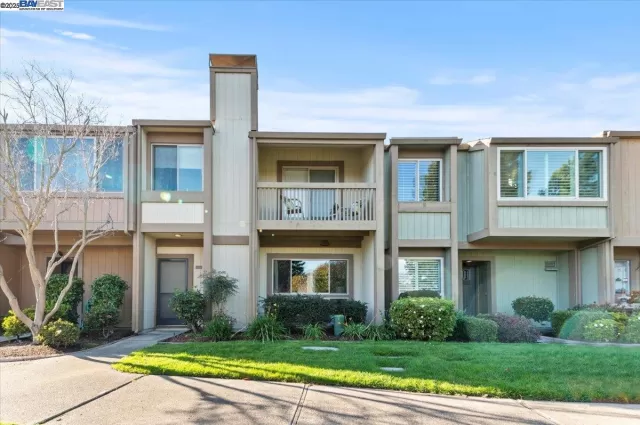 MLS: 41085881 Condo For Sale