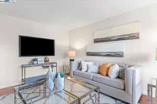 Photo #5: 41085881 Listing