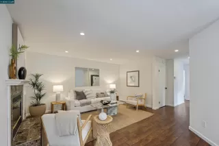 Photo #4: 41085882 Listing