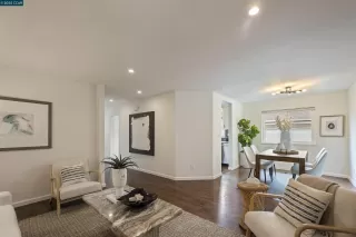 Photo #6: 41085882 Listing