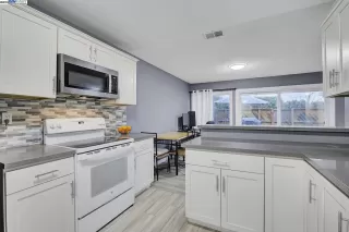 Photo #5: 41085905 Listing