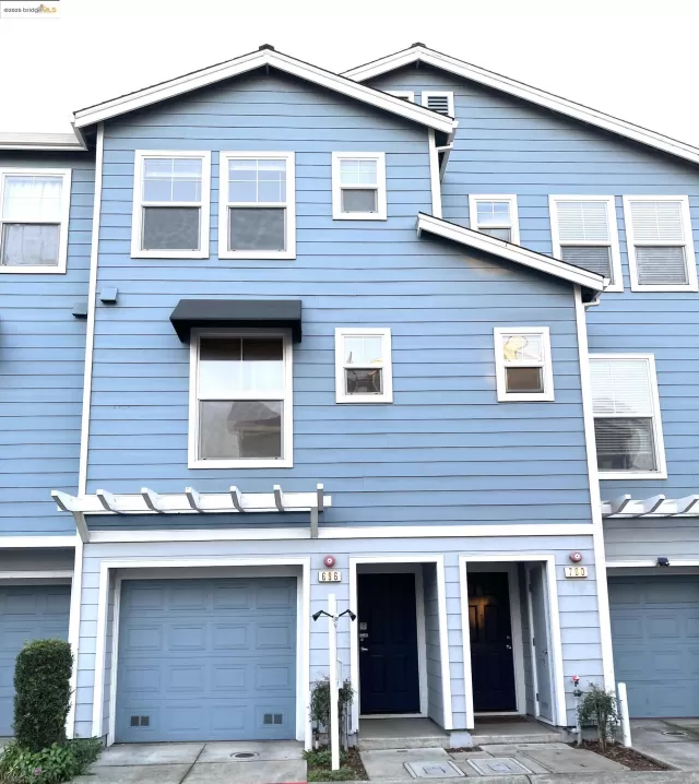 MLS: 41085922 Condo For Sale