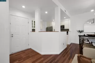 Photo #6: 41085942 Listing