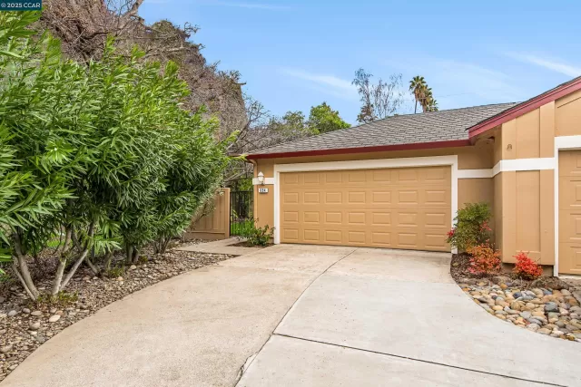 MLS: 41086216 Condo For Sale