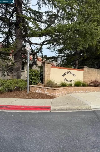 Photo #2: 41086388 Listing