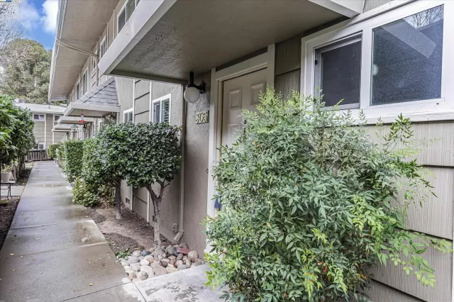 MLS: 41086427 Condo For Sale