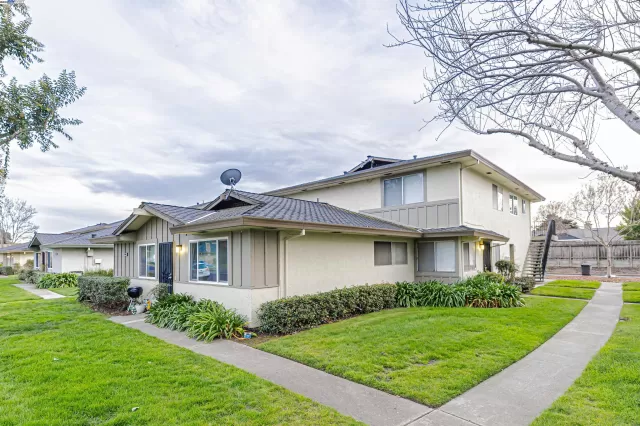 MLS: 41086490 Condo For Sale